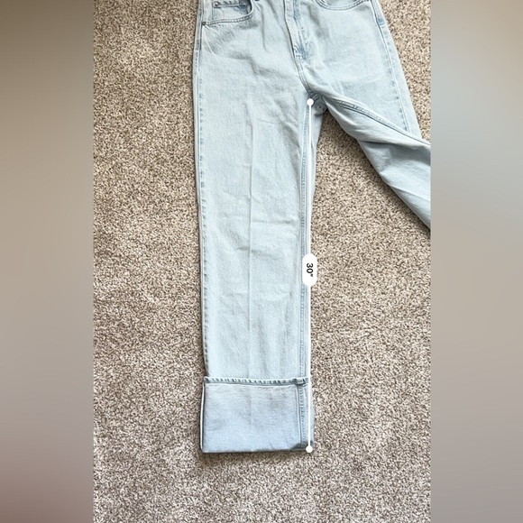 H&M Cuffed Lightwash Denim - Picture 4 of 5